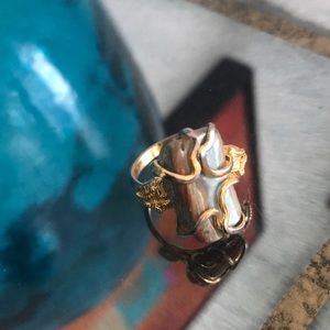 Boho abalone gold tone sz 7 ring